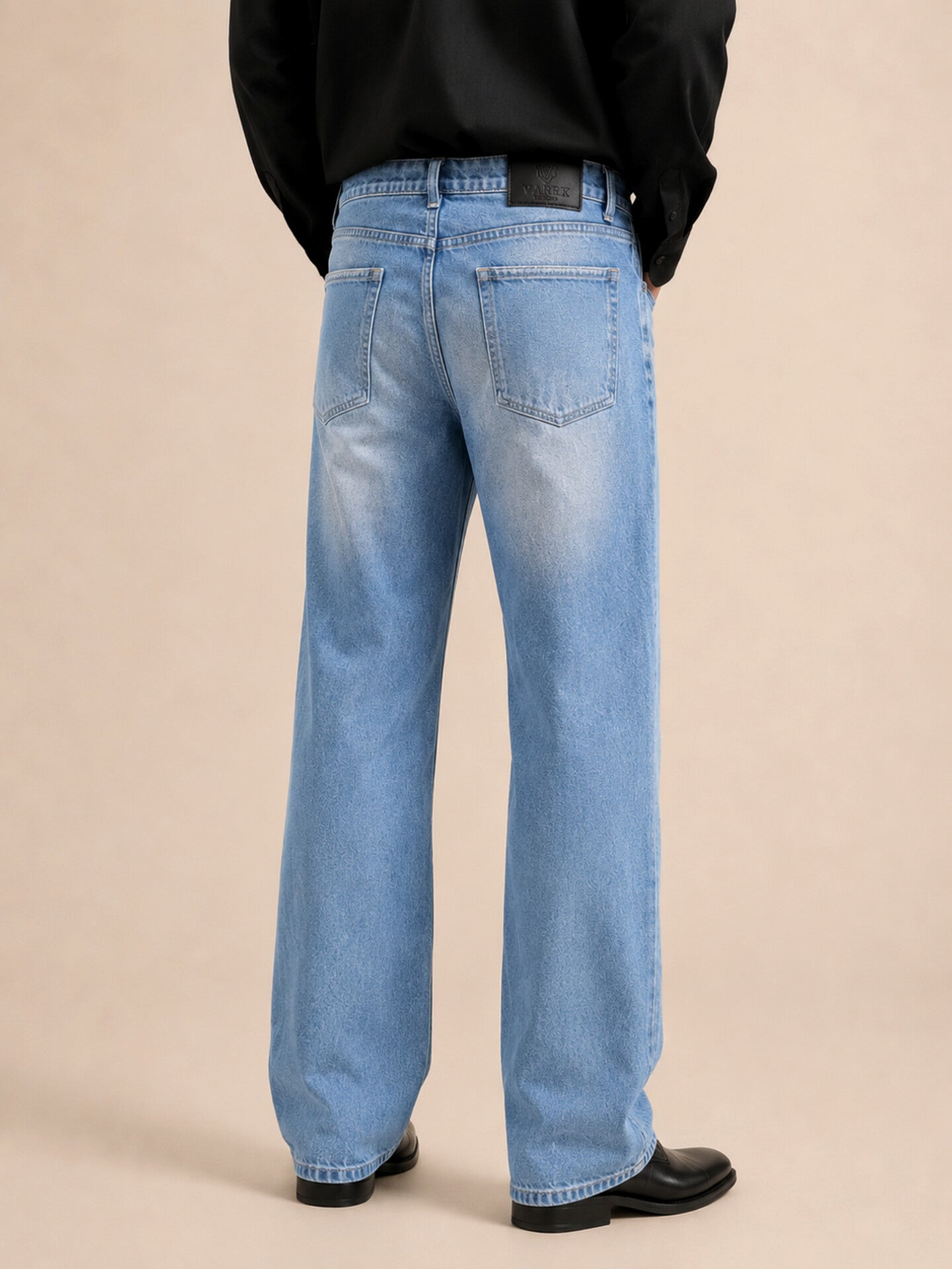 VAREK ORIGINALS - LIGHT WASH BLUE STRAIGHT FIT JEANS